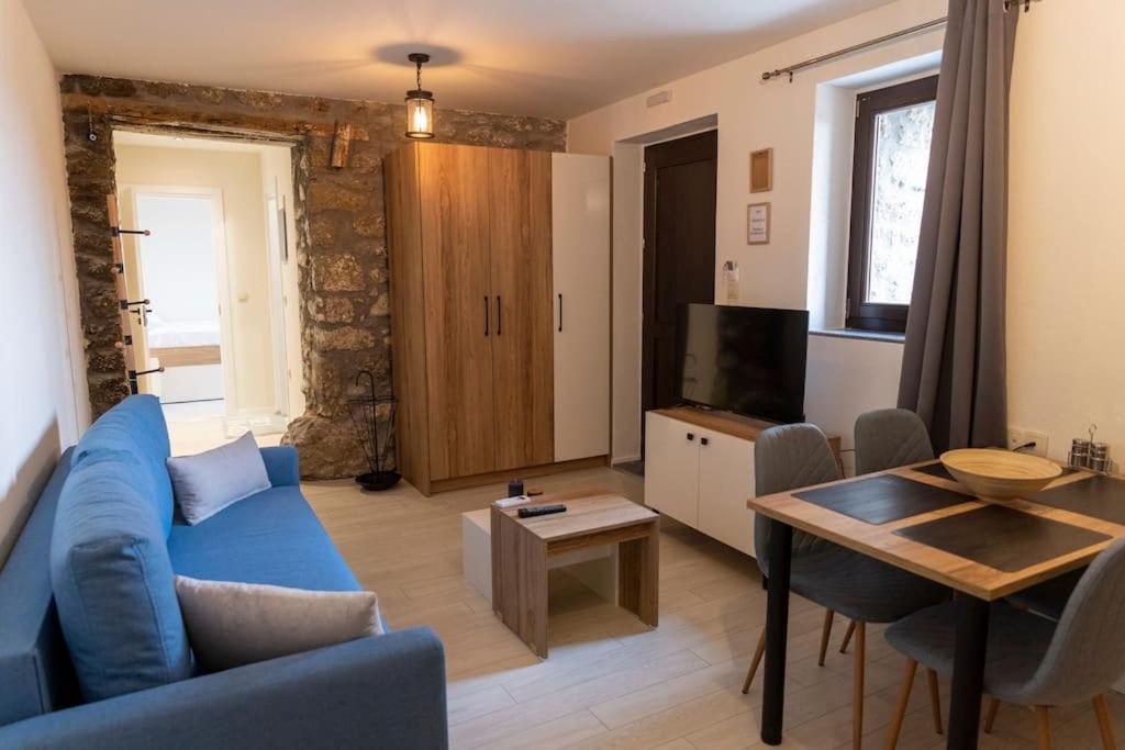 Lithic Suites Kalampáka Ngoại thất bức ảnh