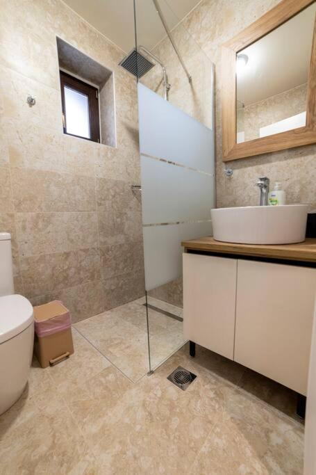 Lithic Suites Kalampáka Ngoại thất bức ảnh