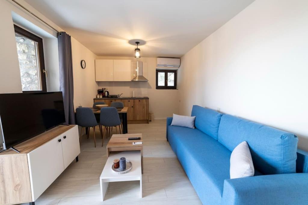 Lithic Suites Kalampáka Ngoại thất bức ảnh